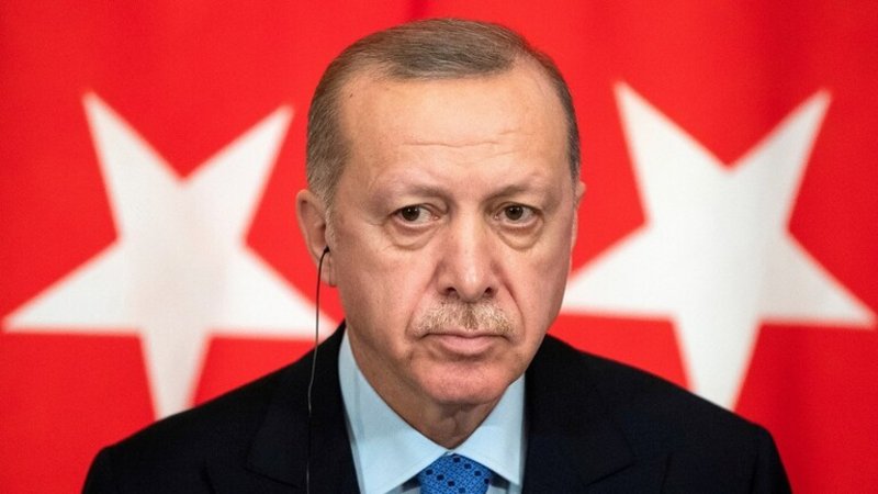 أردوغان وحزبه يمارسان “صمت القبور” أمام المقاطع