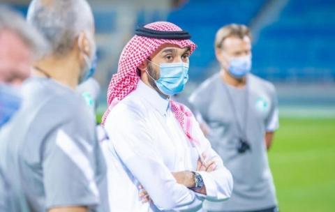 الفيصل يزور معسكر المنتخب السعودي ويؤكد ثقته باللاعبين