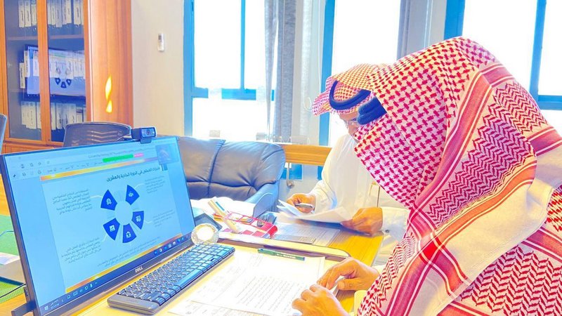 تقديم 4 أوراق عمل خلال اجتماع مجلس الإدارة التعليمي بعسير