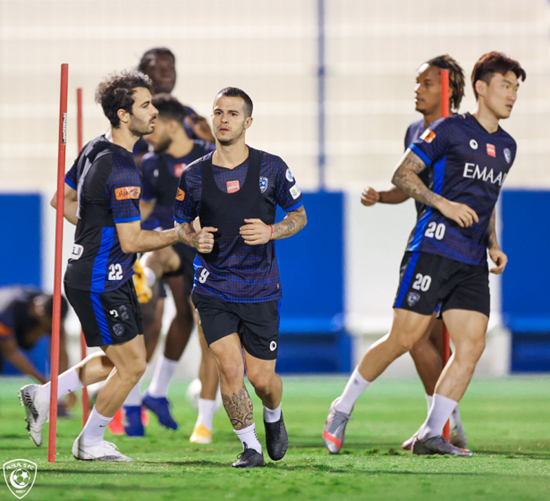 الهلال يواصل تحضيراته تأهباً لملاقاة الاتفاق في جولة “لنلهم العال