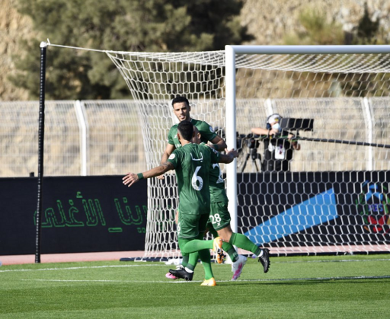 الأهلي يستعيد توازنه بعد كبوة الديربي.. ويتغلب على العين برباعية