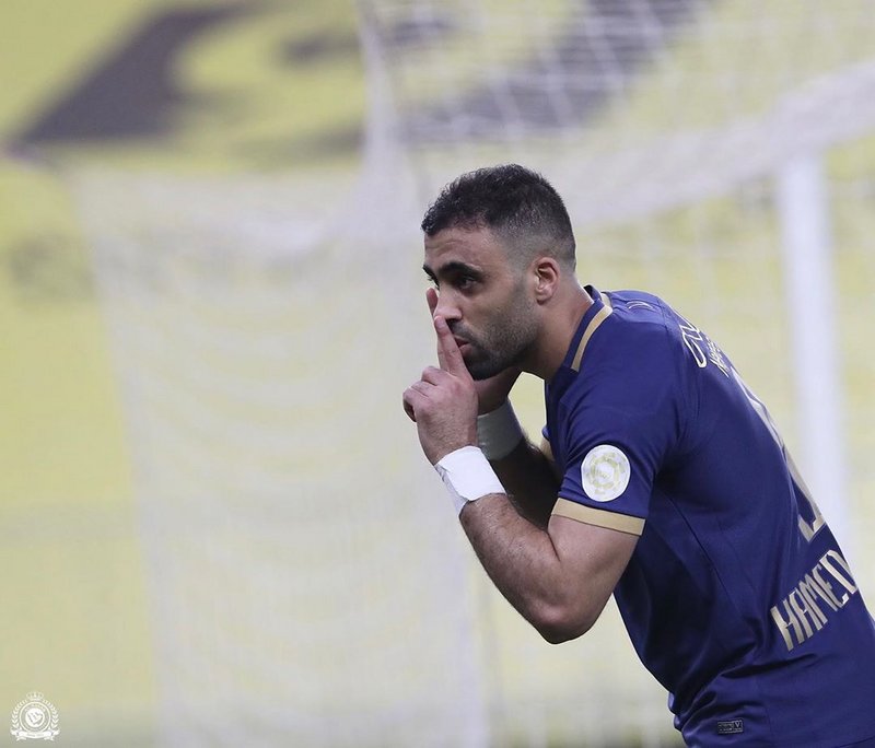 بعد تعافيه من فيروس كورونا.. “حمدالله” جاهز لمواجهة الهلال المنتظ