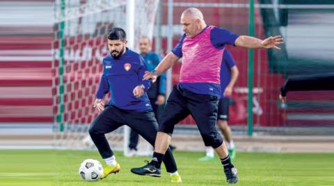 دوري المحترفين: الأهلي يسعى للمنافسة على حساب ضمك