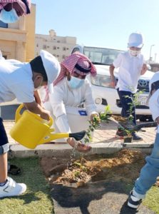 محافظ رابغ يدشن حملة “لنجعلها خضراء” بمشاركة تطوعية