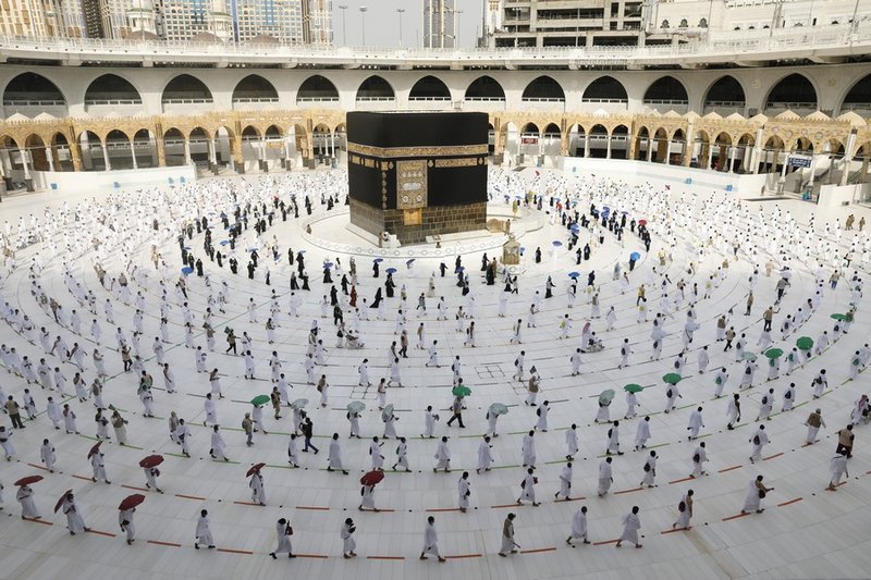 مشاهد مهيبة.. شاهد صوراً من الحرم خلال جائحة كورونا للعمّار والقا