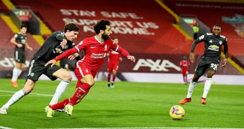 مانشستر يونايتد يتعادل مع ليفربول ويعزز صدارته للدوري الإنجليزي