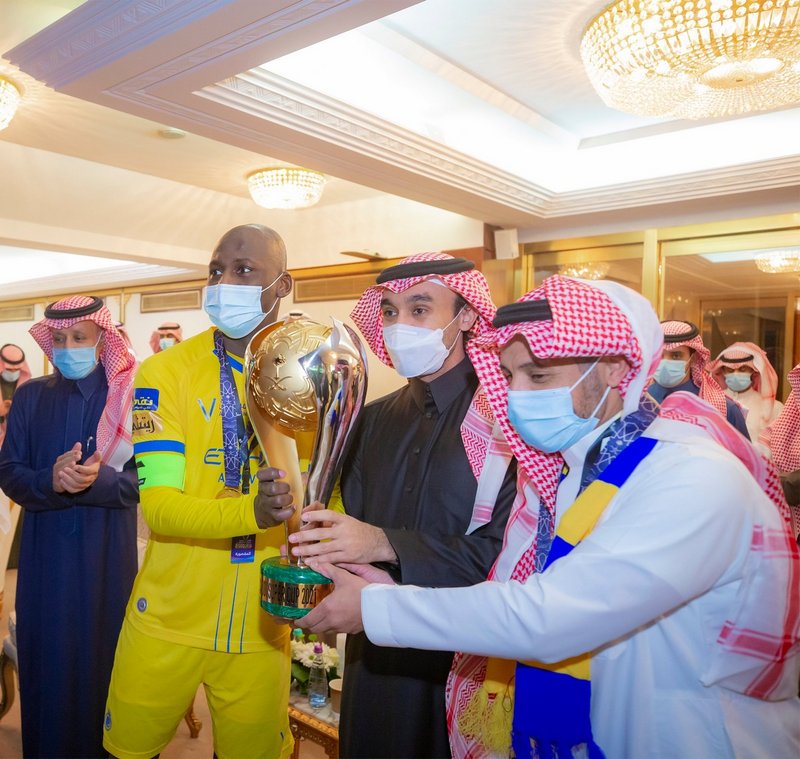 وزير الرياضة يهنئ النصر بكأس السوبر.. متمنيًا حظًّا أوفر للهلال