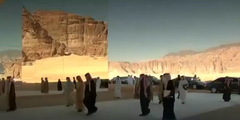 فيديو .. قادة ورؤساء دول الخليج يصلون إلى قاعة مرايا لبدء انعقاد