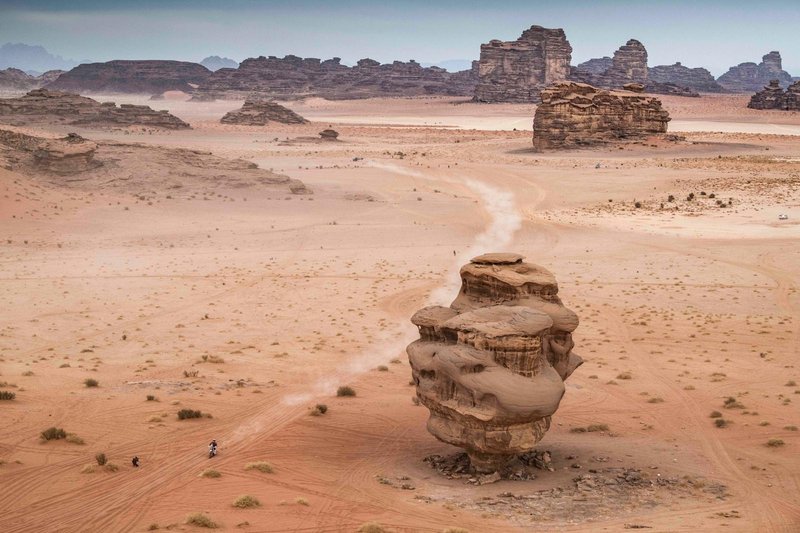 من سفوح الجبال لشواطئ البحر.. مشاهد تأسر القلوب من المرحلة 10 لرا