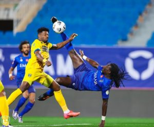 الهلال ينفرد بالصدارة .. الاتحاد والأهلي يستعيدان التوازن.. النصر