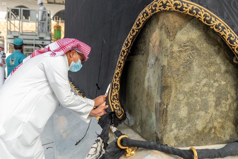 شد الحزام وتثبيت الأطراف.. “رئاسة الحرمين” تُشرف على الصيانة الدو