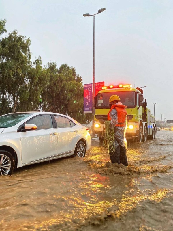 «الأرصاد» و«المدني» ينبهان: أمطار غزيرة على محافظات مكة المكرمة – أخبار السعودية