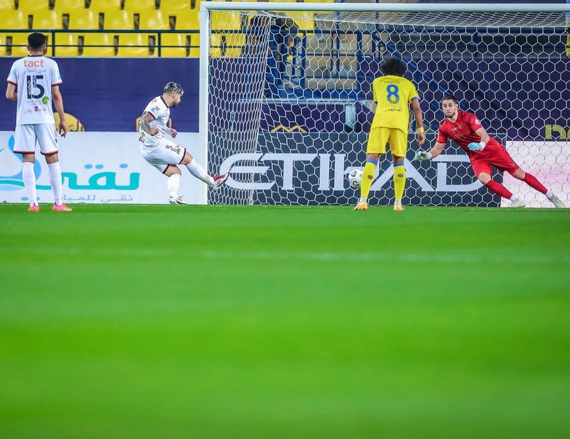 “الشباب” يُسقط “النصر” برباعية.. ويُحكم القبضة على صدارة الدوري