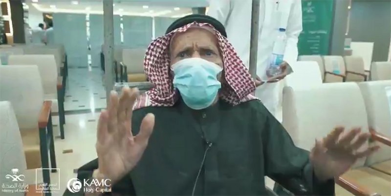 “جيت متضايق وانشرح خاطري”.. هذا ما قاله المسن “الشريف” بعد تلقيه