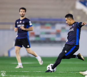 الهلال يتأهب للرائد بمناورة فنية .. و”كويلار” يواصل التأهيل