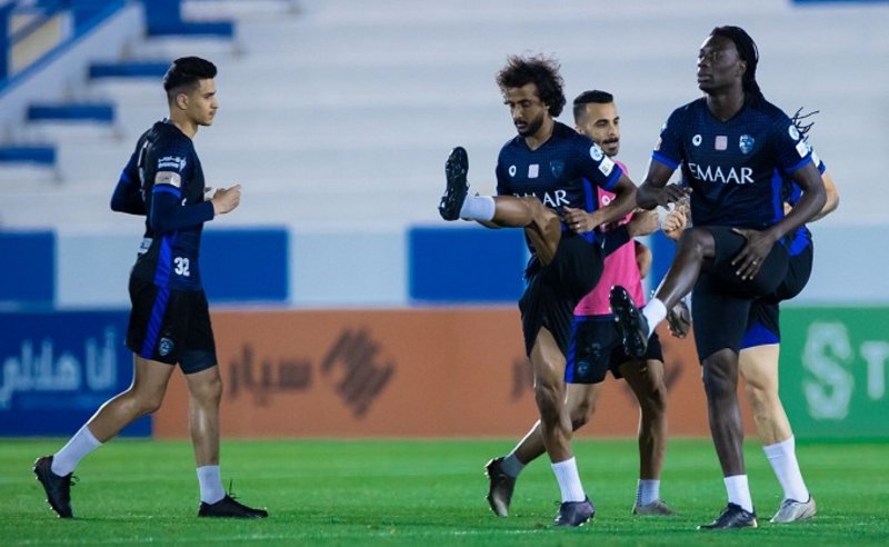 الهلال يكثف تحضيراته لمواجهة القادسية.. والحمدان يواصل التأهيل