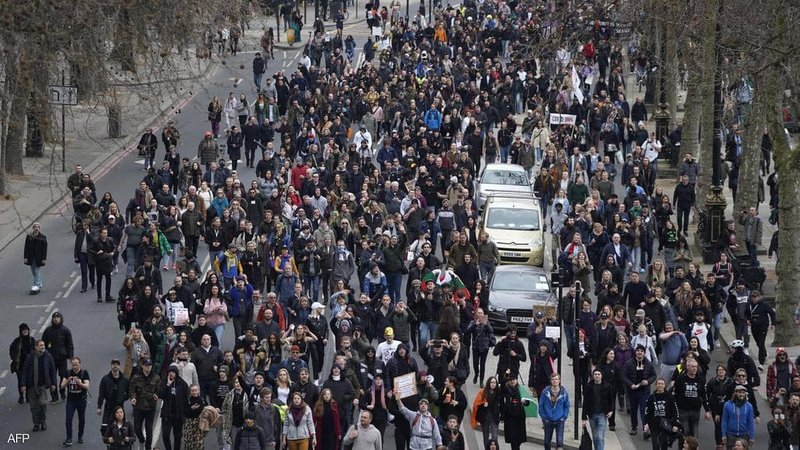 لندن.. اعتقال وإصابة العشرات في مظاهرات “ضد الحجر”