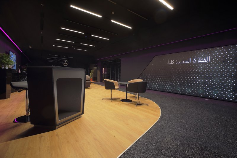 “الجفالي للسيارات” تفتتح مركزيْن خاصيْن بتسليم سيارات الفئة S في