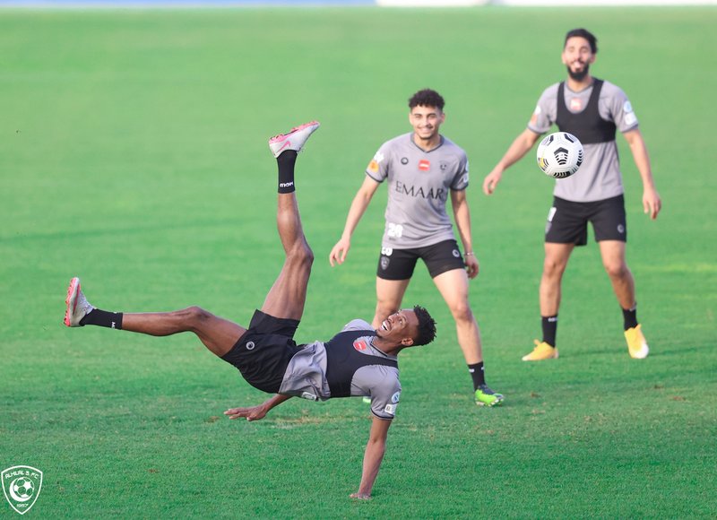 الهلال إلى الطائف قبل موقعة “الكلاسيكو” المنتظر أمام الاتحاد