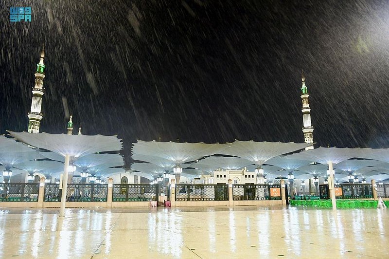 لليوم الثاني على التوالي.. أمطار الخير تواصل هطولها على المدينة ا