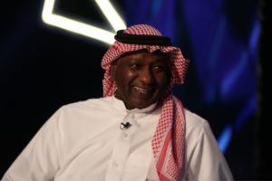 هذا سبب رفضي ارتداء شعار الهلال.. وكنت أدخن “طفش”