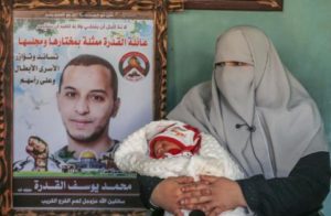 أطفال فلسطينيون يولدون من نطف مهربة من خلف معتقلات إسرائيل