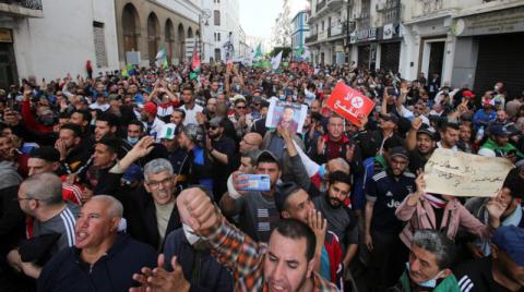 الجزائريون في الشوارع تحت شعار «لا تنازل عن وحدة الحراك»