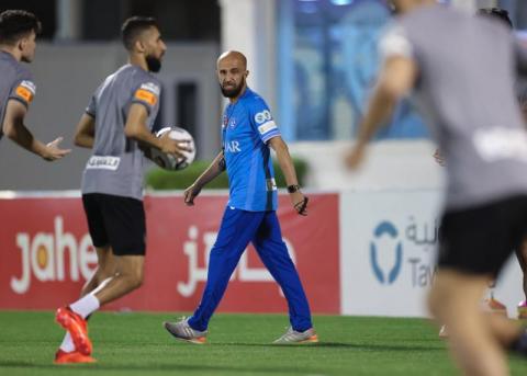 الهلال يعزز طاقم «مورايس» بالحسيني والدوسري