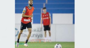 مدرّب الهلال يدرس الاستعانة بالفرج والدوسري أمام الباطن