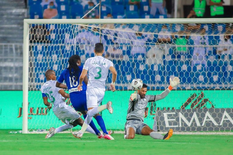 “الهلال” يستعرض عضلاته أمام “الأهلي” بخماسية.. و3 نقاط تفصله عن ا