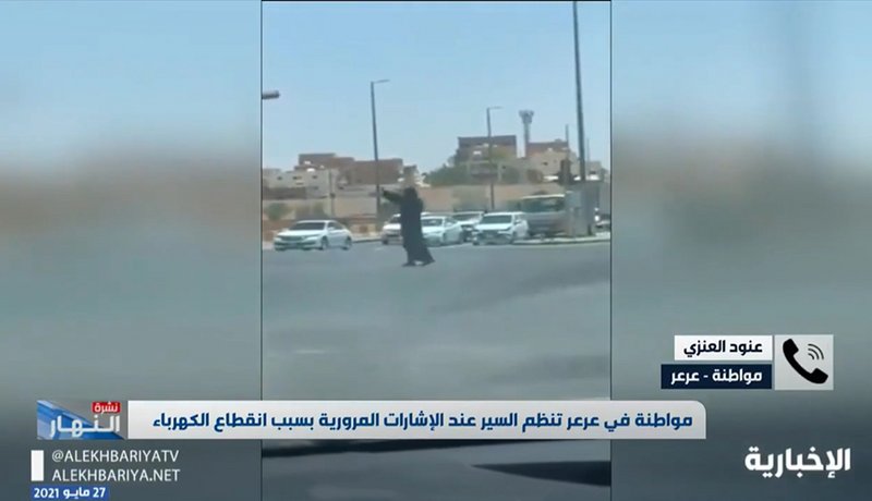 “عنود العنزي” تكشف تفاصيل تنظيمها حركة السير بعد تعطل الإشارة الم