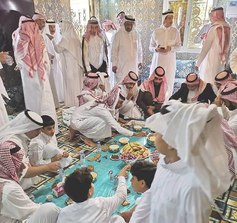 العيد يستحضر «الطقوس».. ويغيّب «عناق» المعايدة – أخبار السعودية