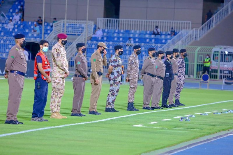 بفخر واعتزاز.. ممر شرفي لأبطال الأمن والصحة في قمة الهلال والأهلي