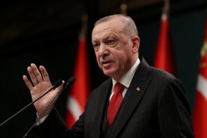 “أردوغان” و”كورونا” يكفيان.. ثقة المستهلكين تنهار بتركيا “ضباب يع