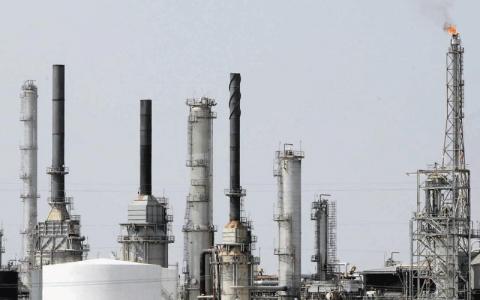 الكويت: حريق محدود بحقل برقان ولا تأثير على الإنتاج