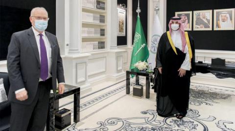 خالد بن سلمان يؤكد حرص السعودية على حل سياسي شامل للأزمة اليمنية