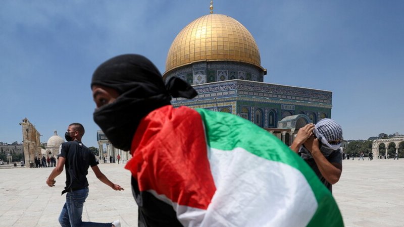 القدس.. رصاص طائرة إسرائيلية يصيب طفلاً وصحفية بمسيرة لنصرة النبي