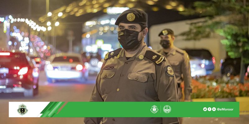 شاهد.. مرور عسير ينظّم الحركة المرورية للمصطافين والسياح