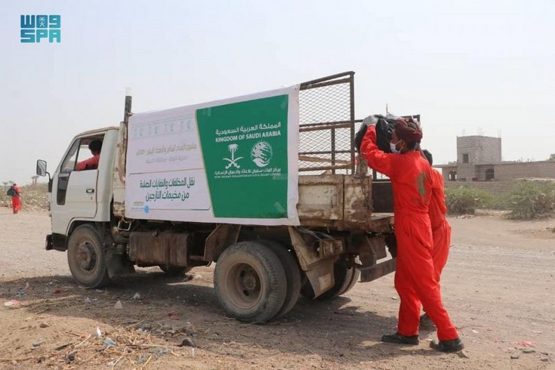 “إغاثي الملك” يواصل تنفيذ مشروع الإمداد المائي والإصحاح البيئي با