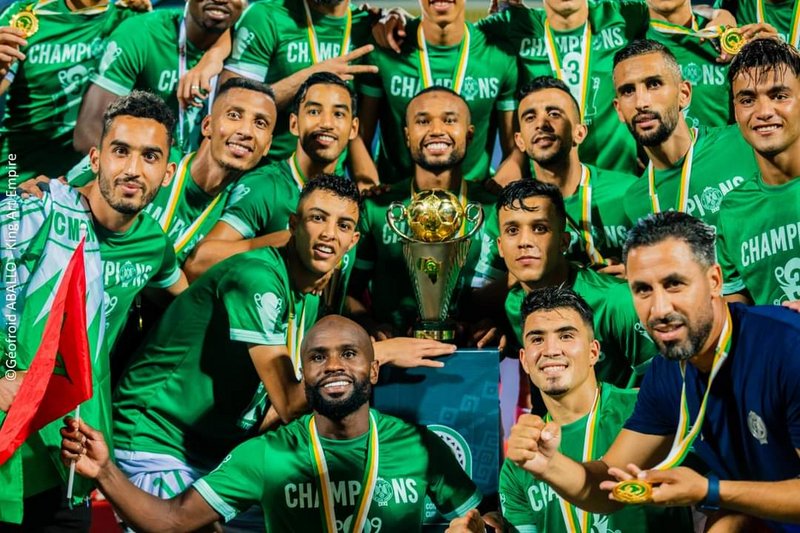 الرجاء البيضاوي المغربي يتوج  بكأس الاتحاد الإفريقي