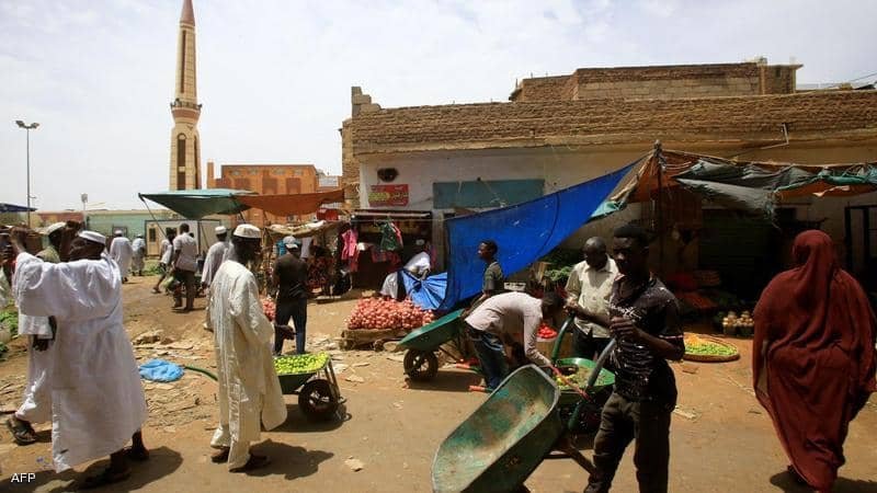 السودان .. معدل التضخم يتجاوز 400 % مع تنامي الاستياء الشعبي