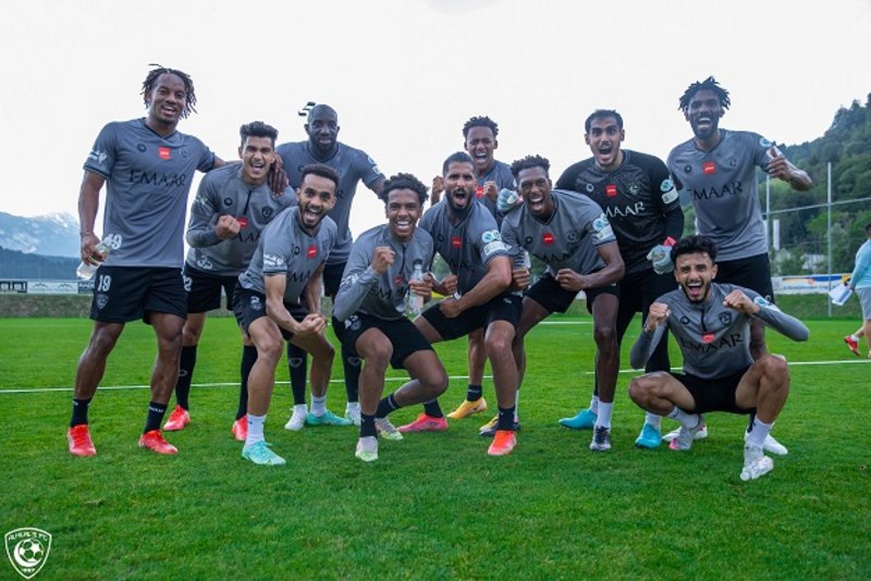 ” كاريلو” يلتحق ببعثة الهلال في النمسا.. والفريق يعاود تدريباته ع