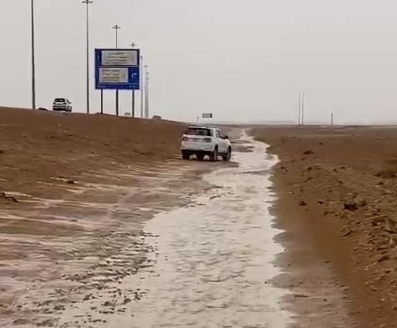 شاهد.. أمطار صيفية نادرة على أجزاء من تمير وسدير وغرب المجمعة وال