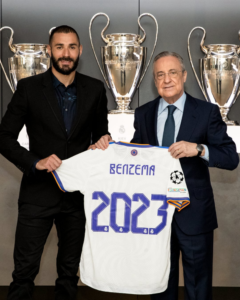 ريال مدريد يحتفظ بهدافه كريم بنزيمة حتى 2023