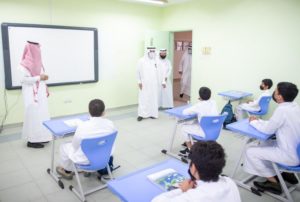 مدير تعليم الرياض للطلاب بأول أيام العام الدراسي: أنتم أمل وطنكم