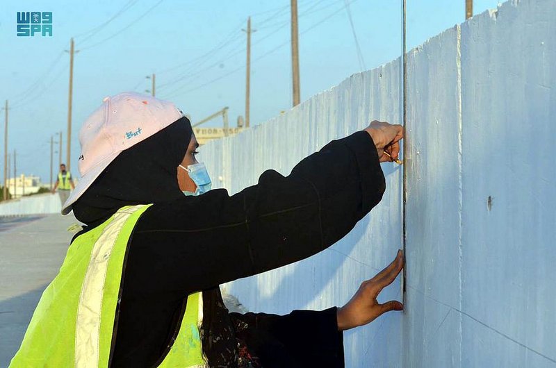 أمانة الشرقية تنفذ أطول جدارية بالدمام والخفجي بمناسبة اليوم الوط