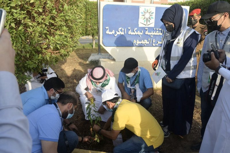 بحضور محافظ الجموم.. عميد “تقنية مكة” يطلق فعاليات “الكلية الخضرا