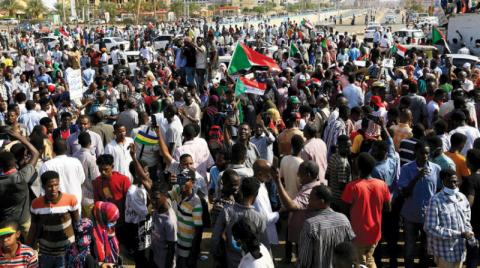 تزايد الاعتداءات على الإعلاميين السودانيون داخل اعتصام القصر