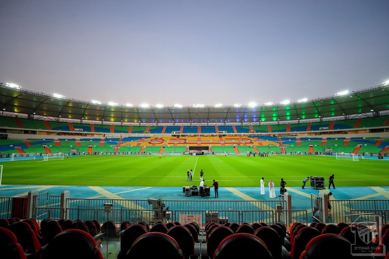 “المسابقات” تنقل “كلاسيكو” الأهلي والهلال إلى ملعب الأمير عبدالله