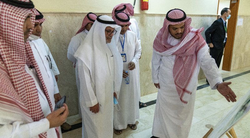 “عسيري” يتفقّد عددًا من مشروعات المدينة الجامعية برنية